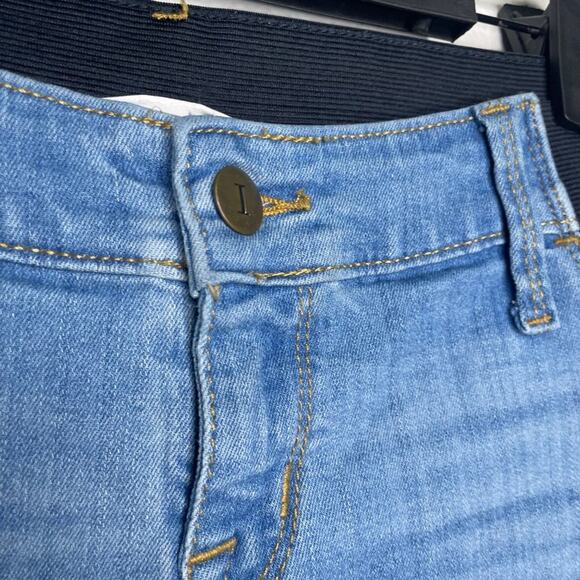 Isabel Maternity Womens Shorts Size 27 Denim Blue Light Wash Midi Jean - Picture 10 of 12